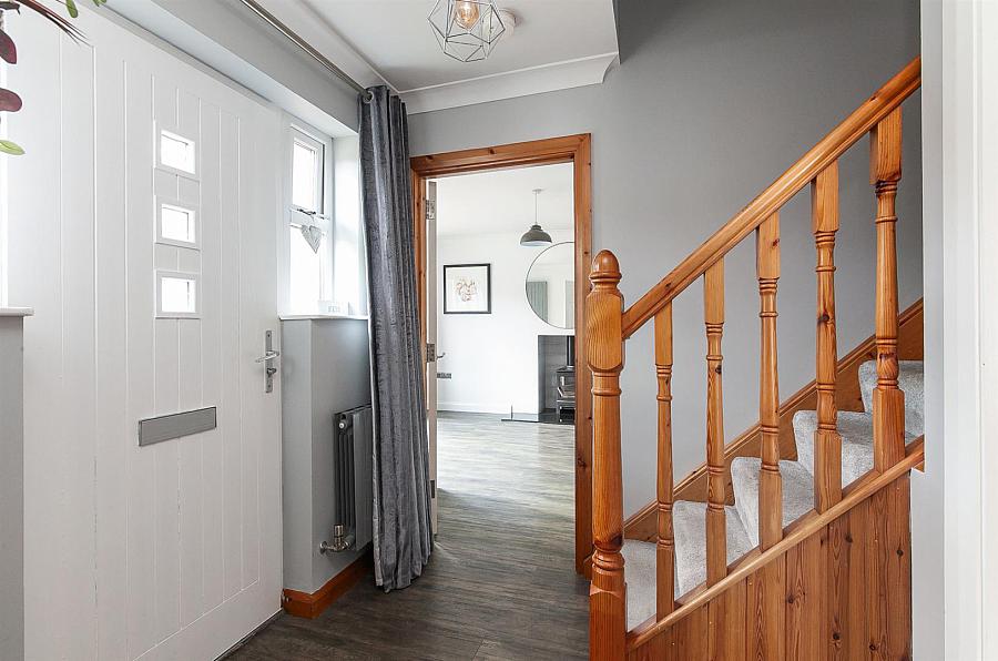 2 Fernridge Avenue