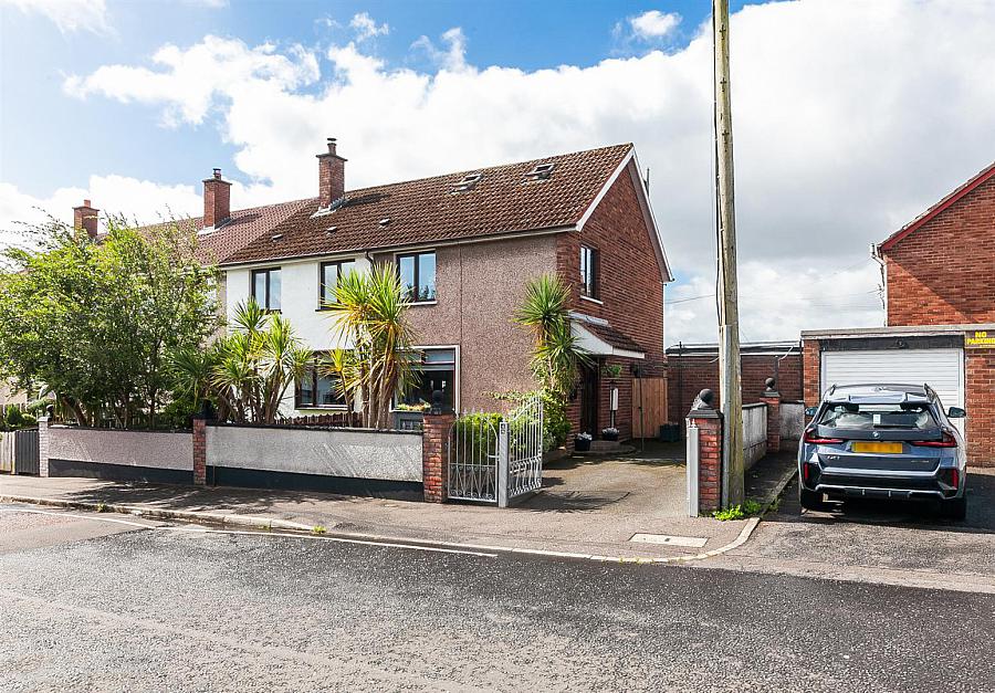 48 Rossmore Green
