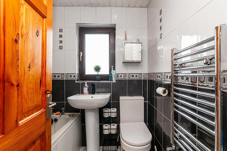 48 Rossmore Green