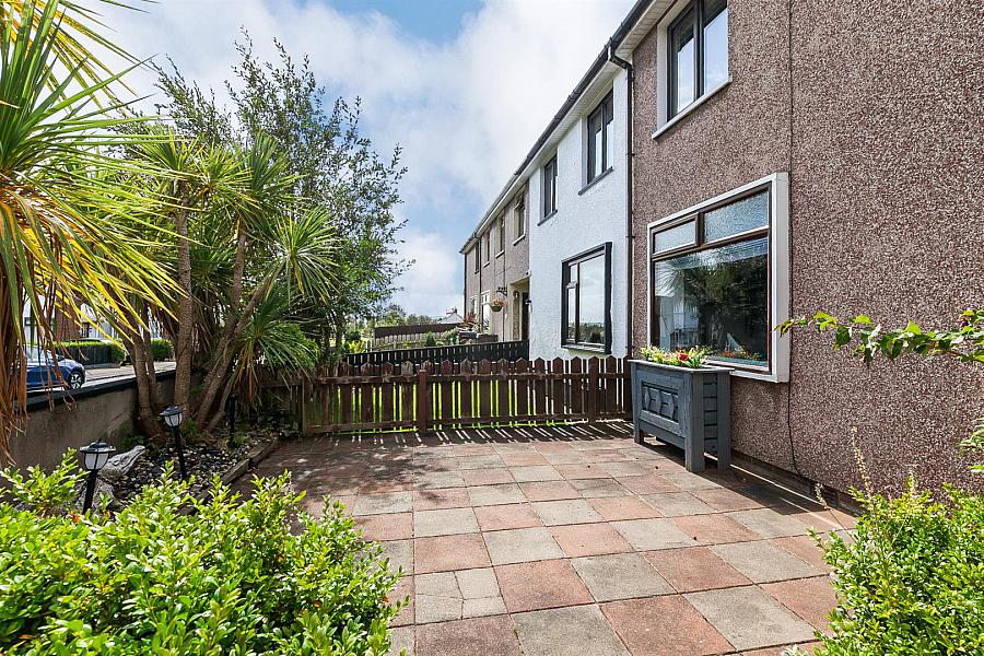 48 Rossmore Green
