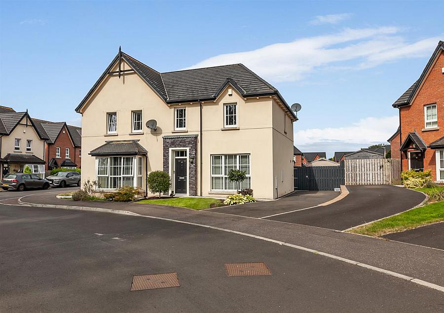40 Windrush Manor
