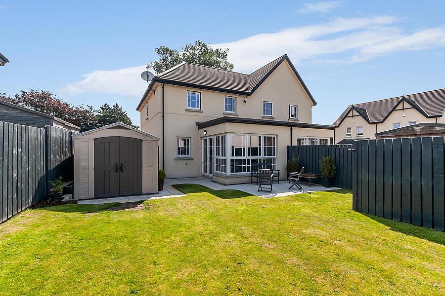 40 Windrush Manor