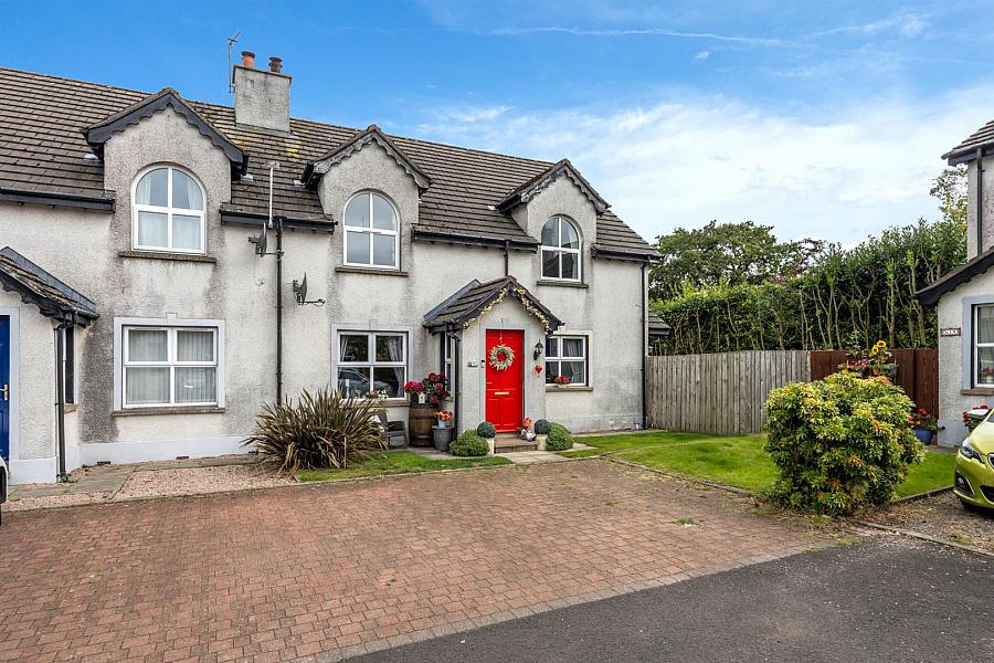 18 Village Hill Mews