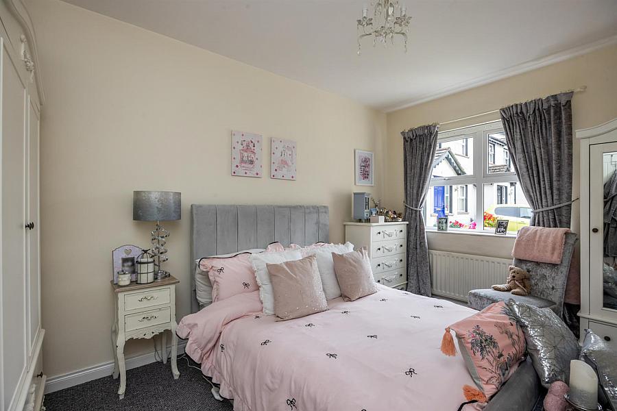 18 Village Hill Mews
