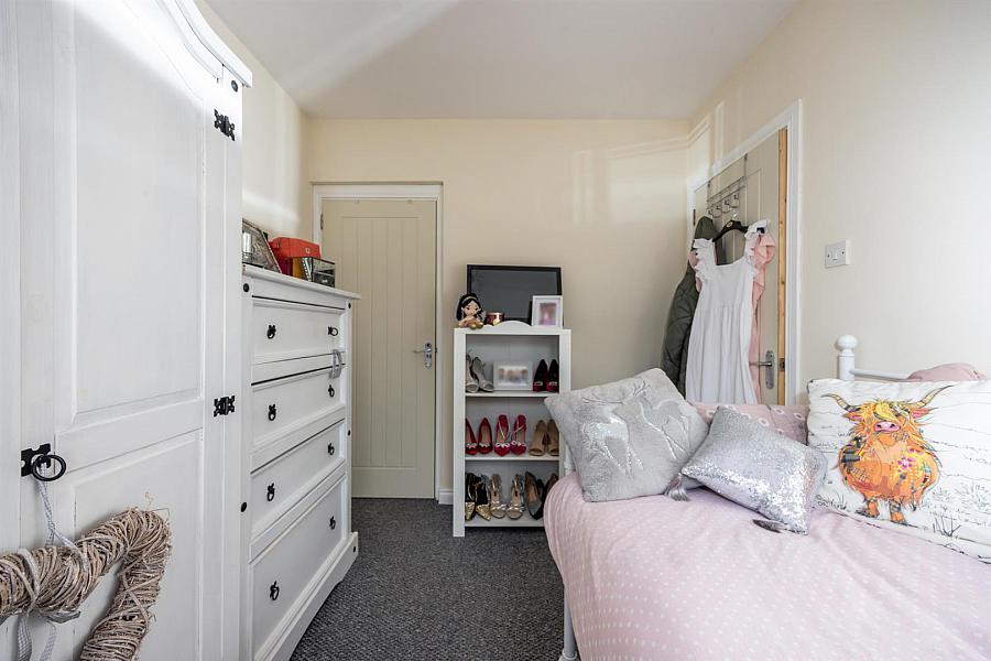 18 Village Hill Mews