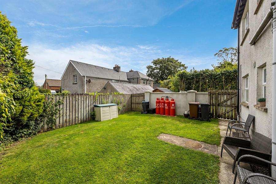 18 Village Hill Mews