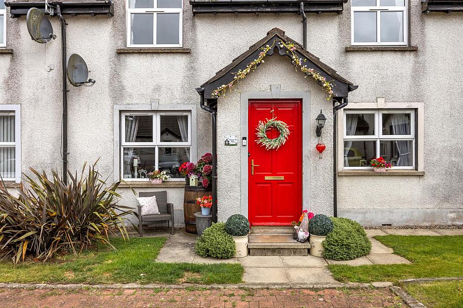18 Village Hill Mews