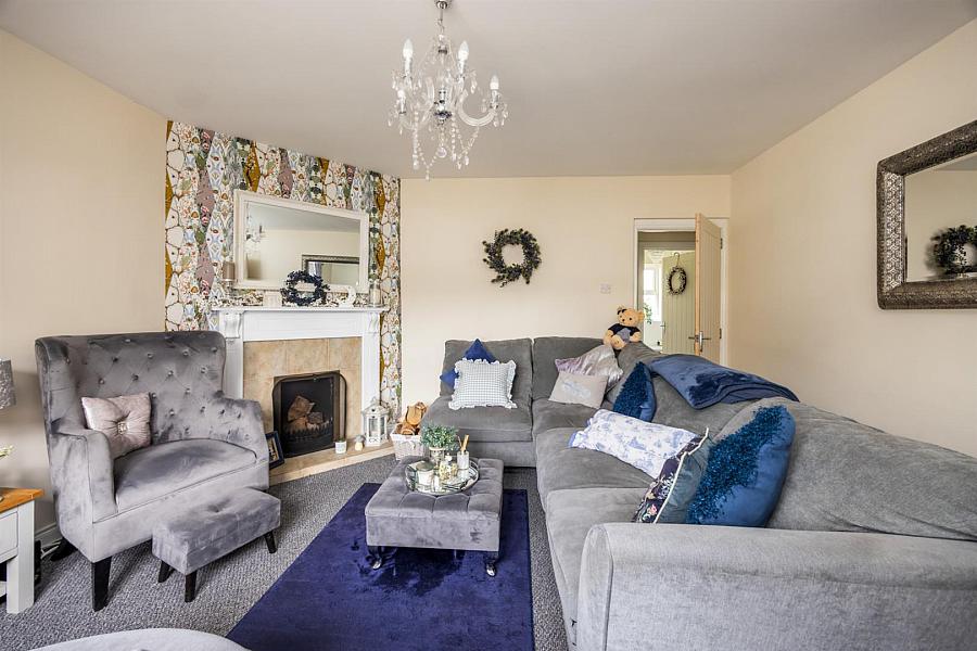 18 Village Hill Mews