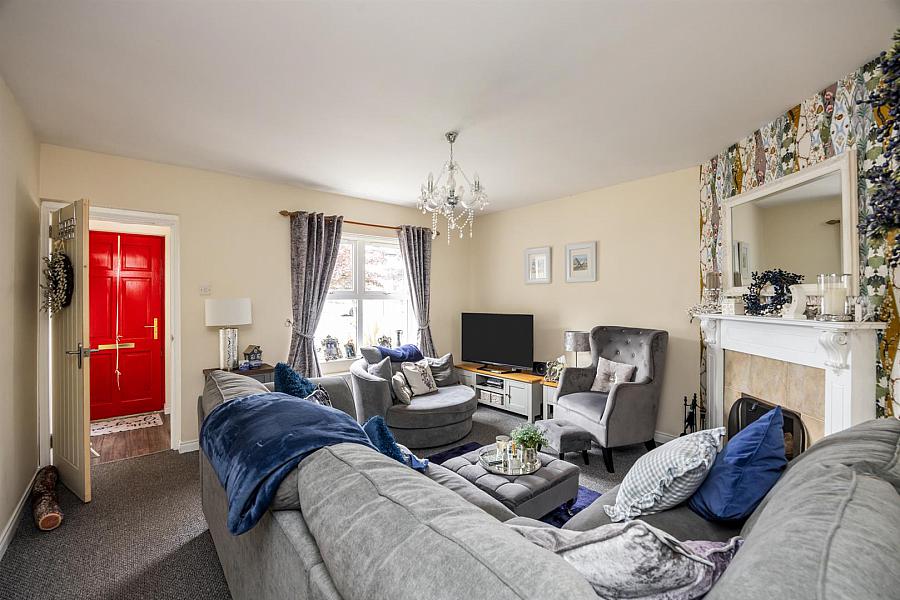 18 Village Hill Mews