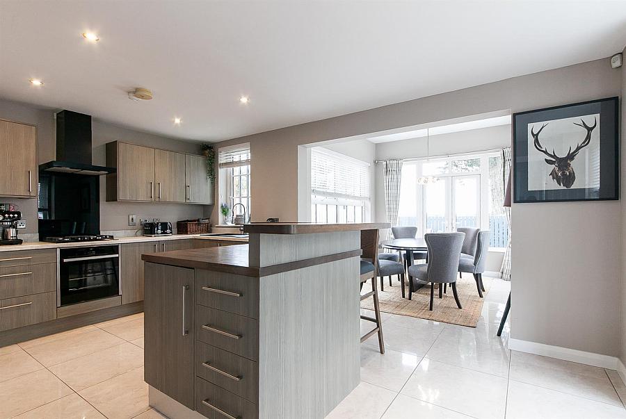 2B Lylehill Road East