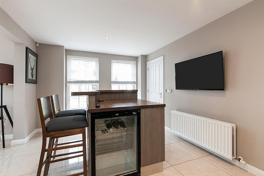 2B Lylehill Road East