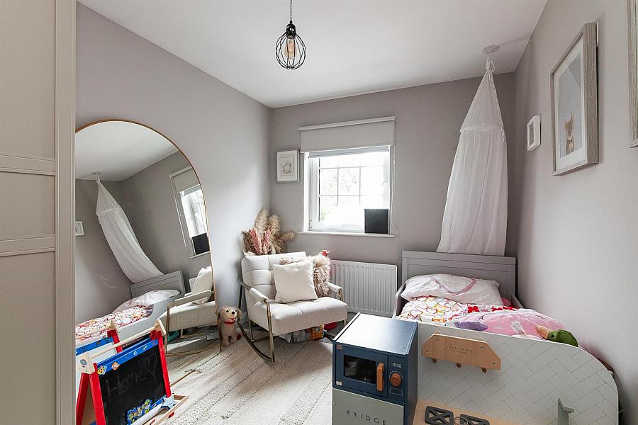 2B Lylehill Road East