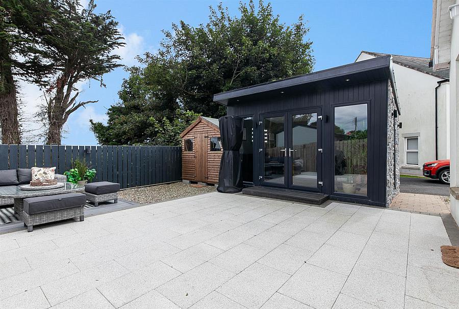 2B Lylehill Road East