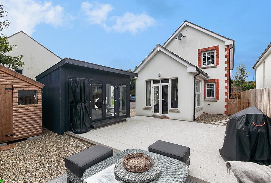 2B Lylehill Road East