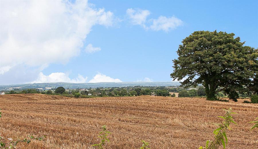 2B Lylehill Road East