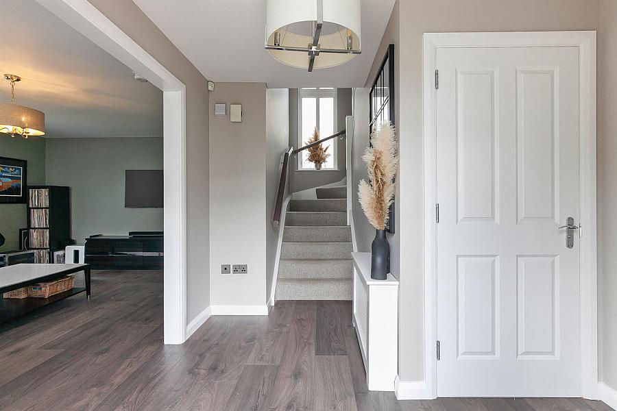 2B Lylehill Road East