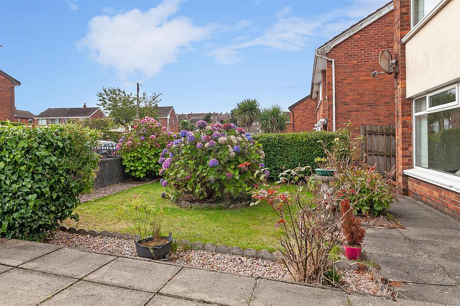 18 Ferndale Gardens