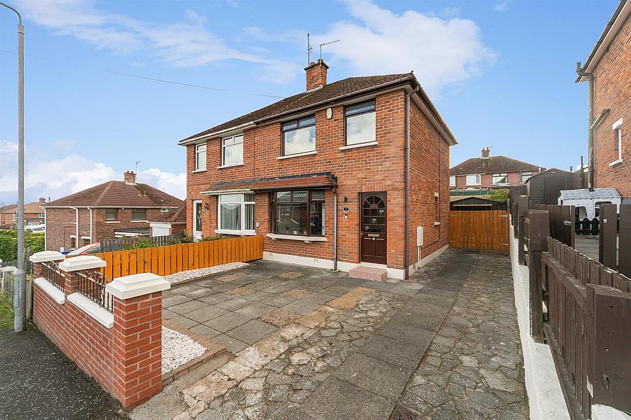 4 Lyndhurst Grove