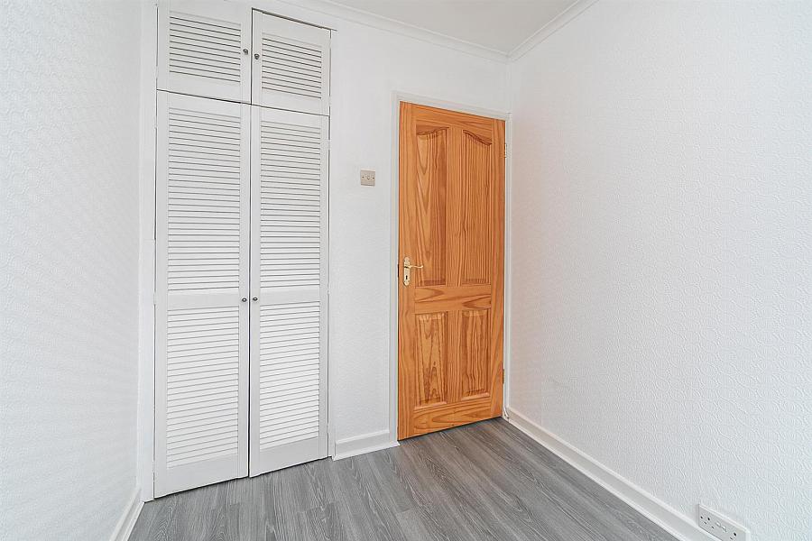 4 Lyndhurst Grove