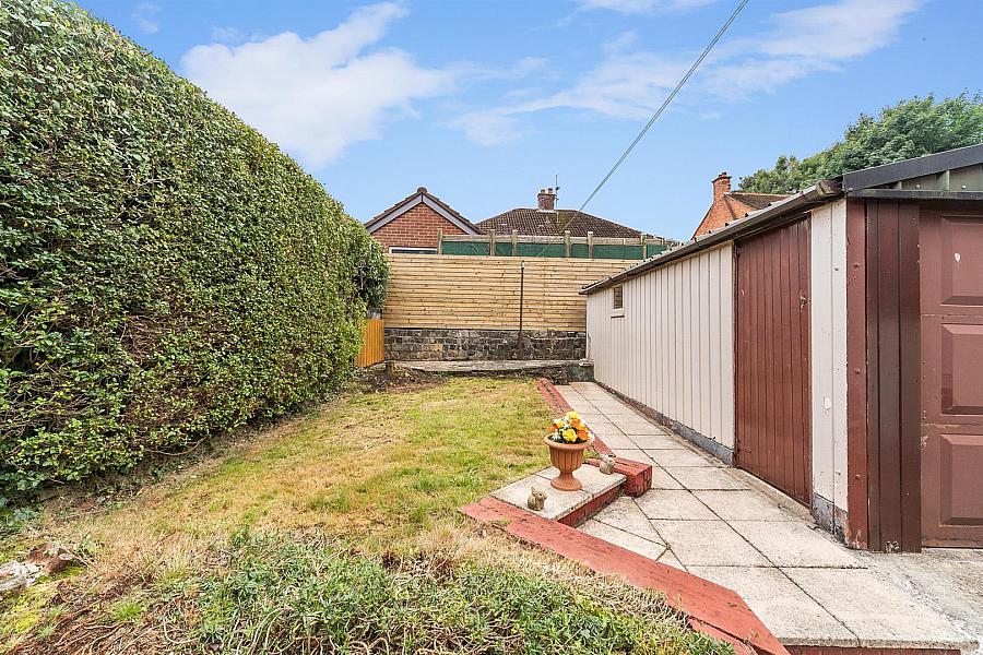 4 Lyndhurst Grove