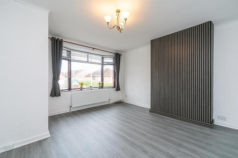 4 Lyndhurst Grove