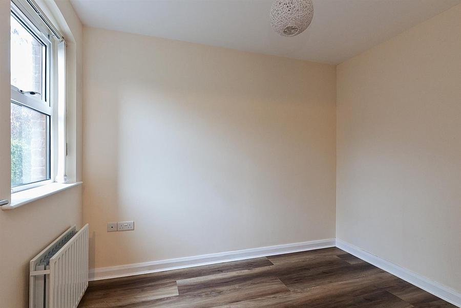 1 Lismore Place