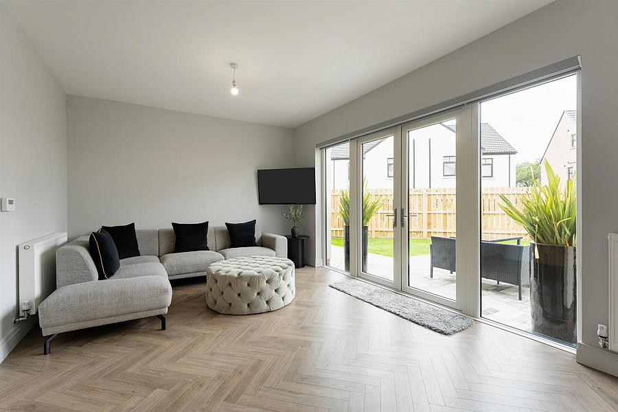 12 Cloughan View Crescent