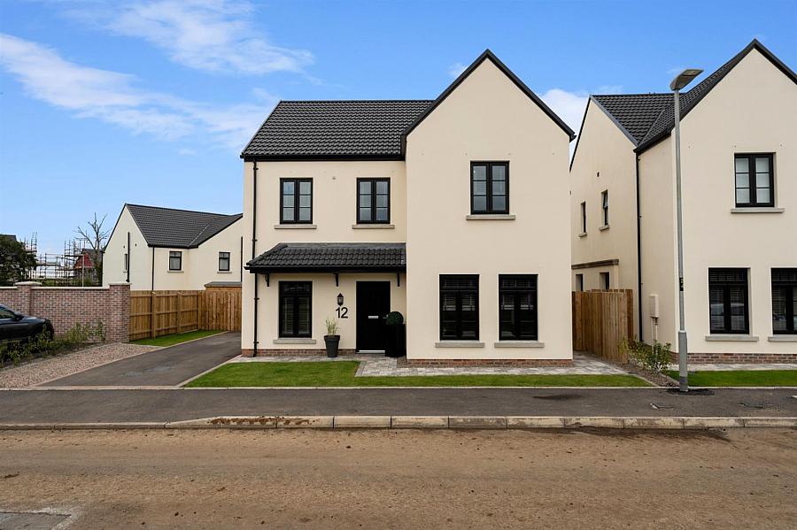12 Cloughan View Crescent