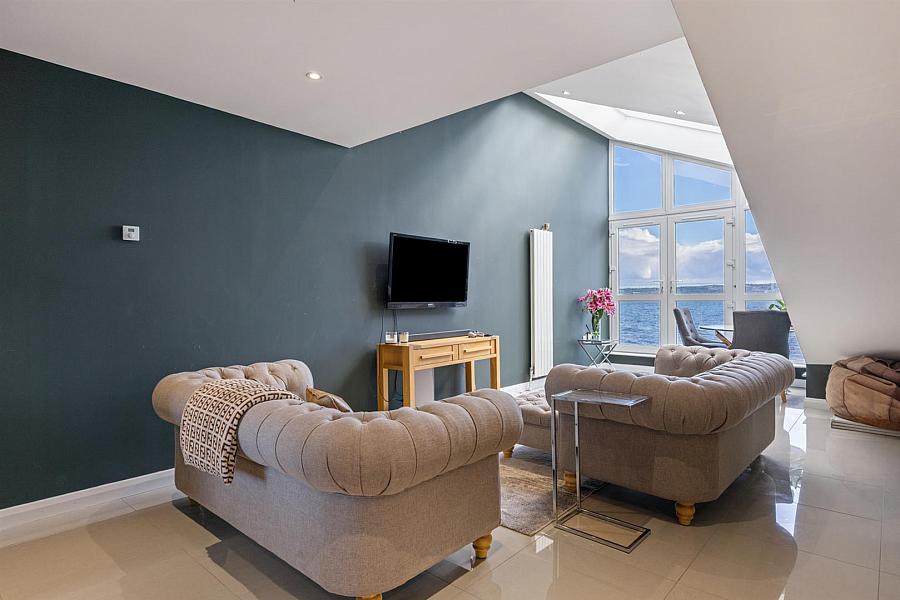 Apartment 7, Wavecrest Shore Road