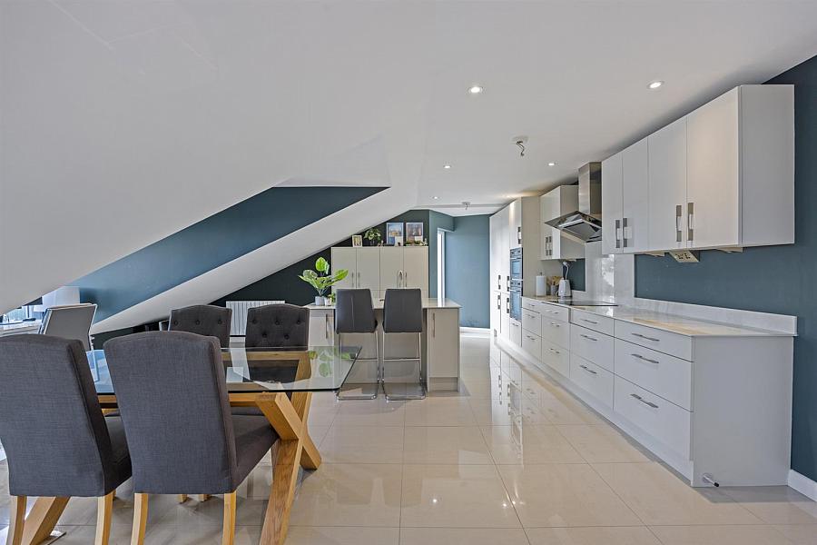 Apartment 7, Wavecrest Shore Road