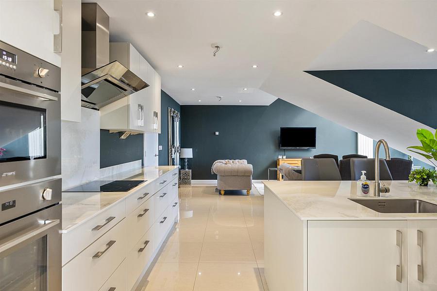 Apartment 7, Wavecrest Shore Road