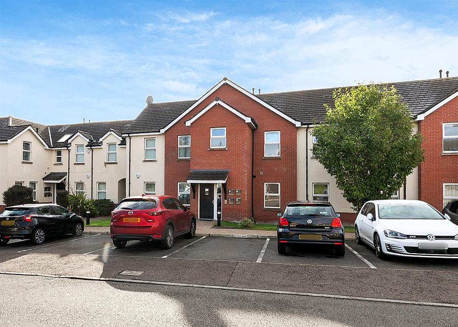 9 Loughshore Courtyard