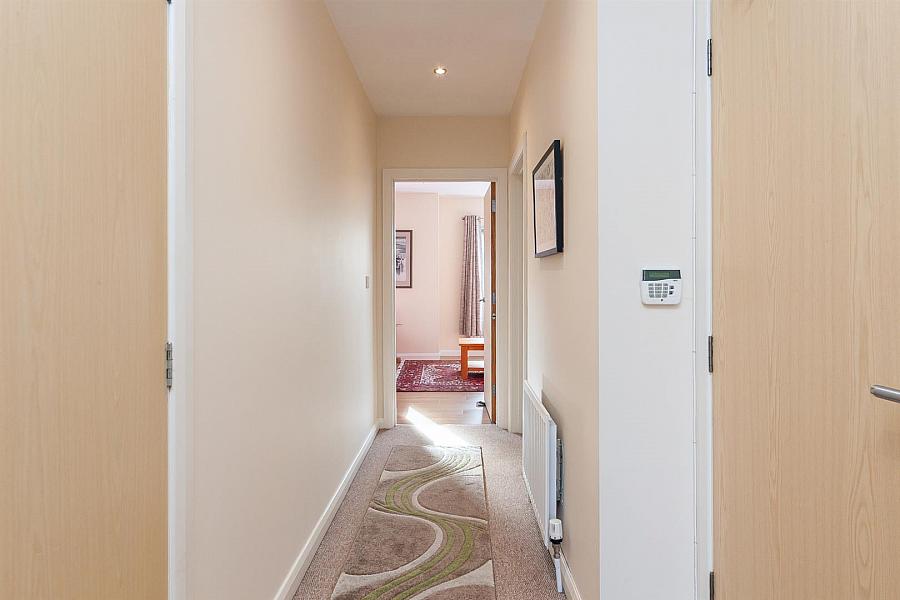 9 Loughshore Courtyard
