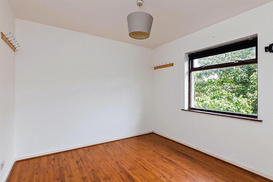 5 Whitewell Road