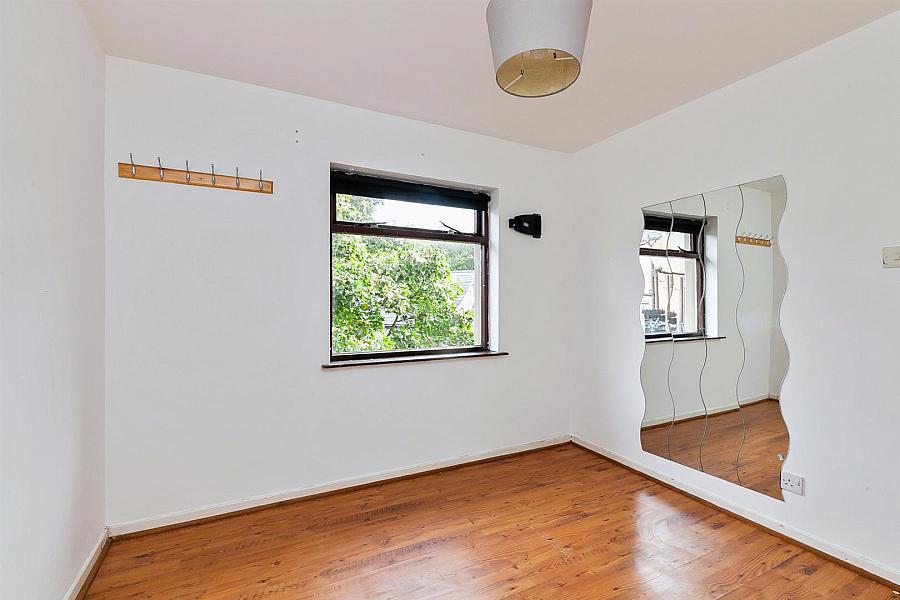 5 Whitewell Road