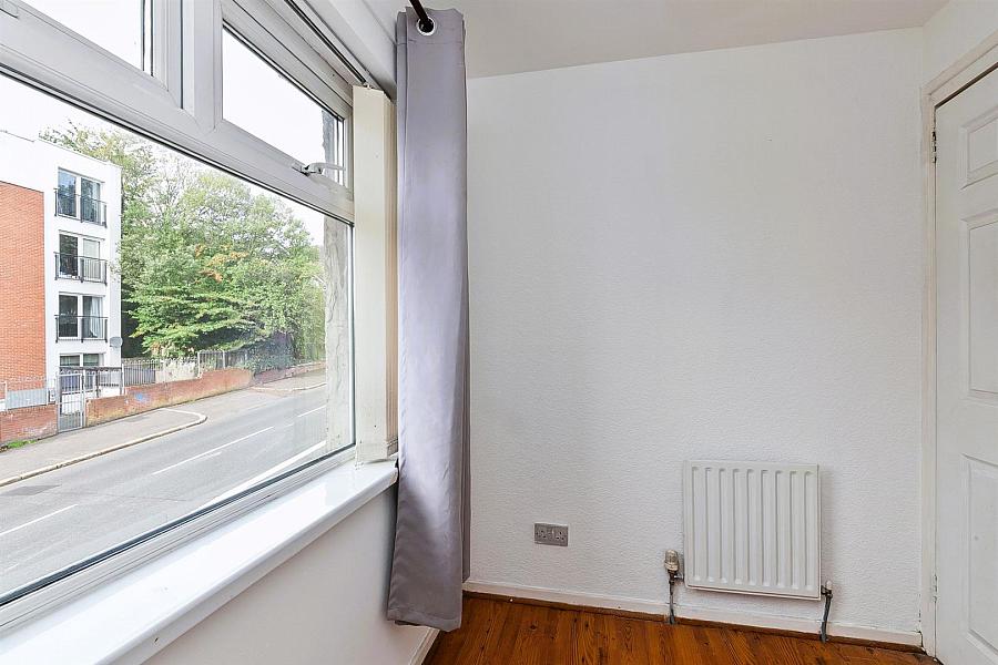 5 Whitewell Road