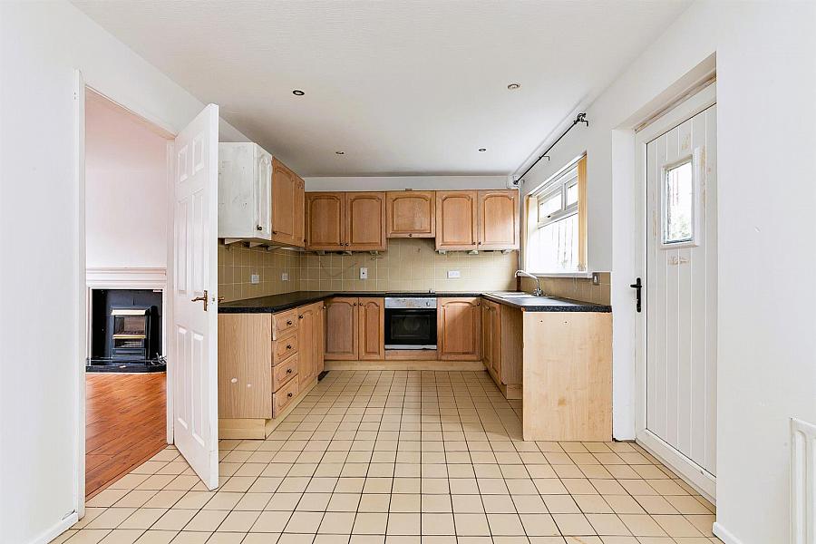 5 Whitewell Road