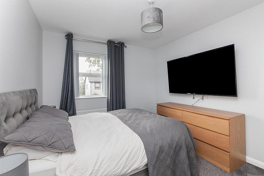 80 Huntingdale Green