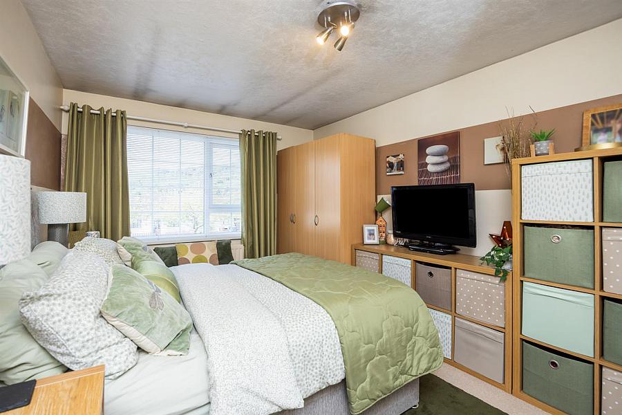9 Glanroy Crescent 9 Glanroy Crescent