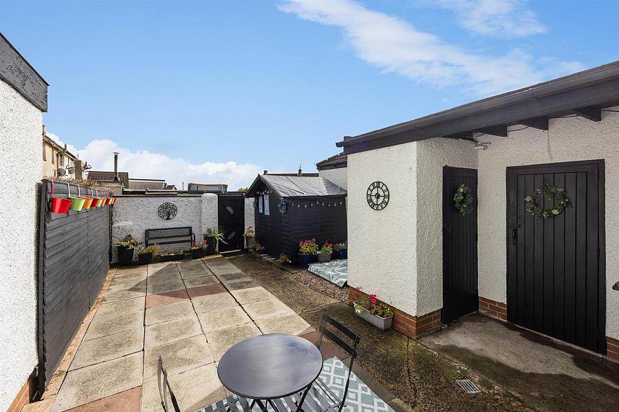 9 Glanroy Crescent 9 Glanroy Crescent