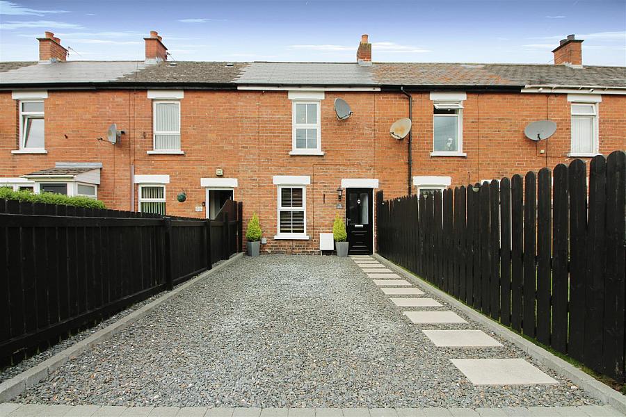 12 Parkgate Crescent