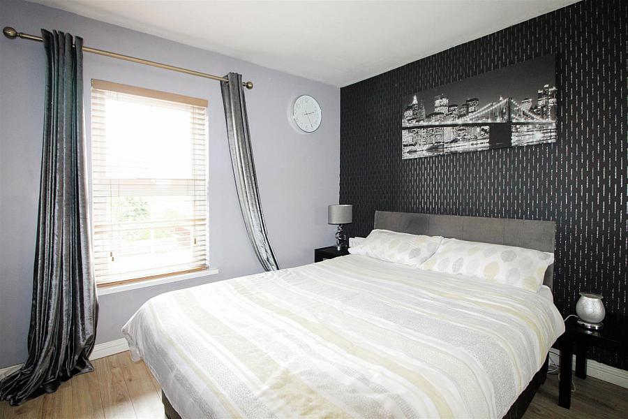 12 Parkgate Crescent