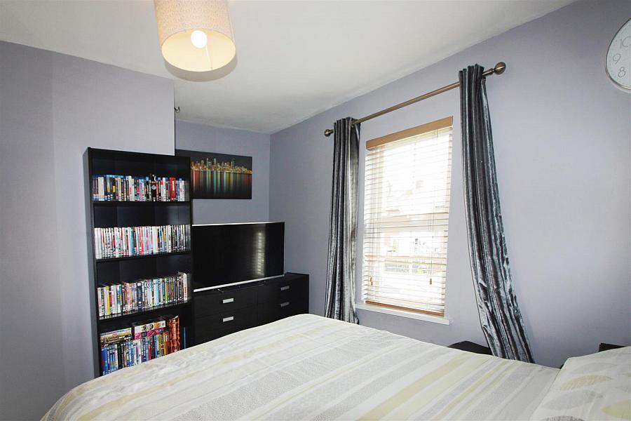 12 Parkgate Crescent