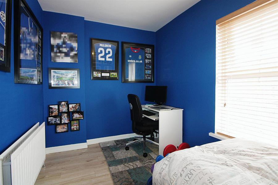 12 Parkgate Crescent