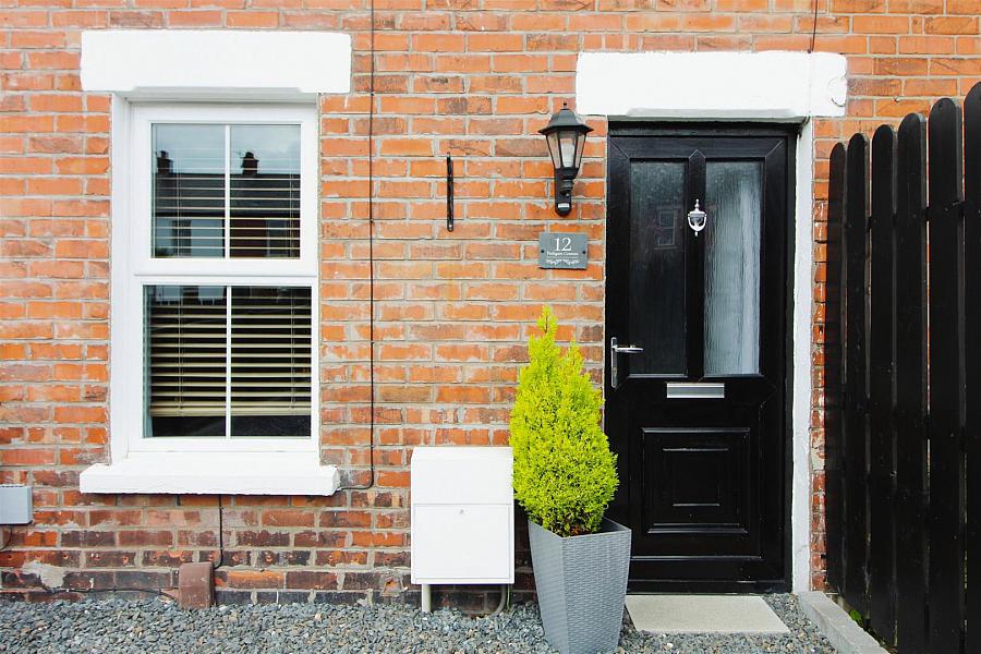 12 Parkgate Crescent