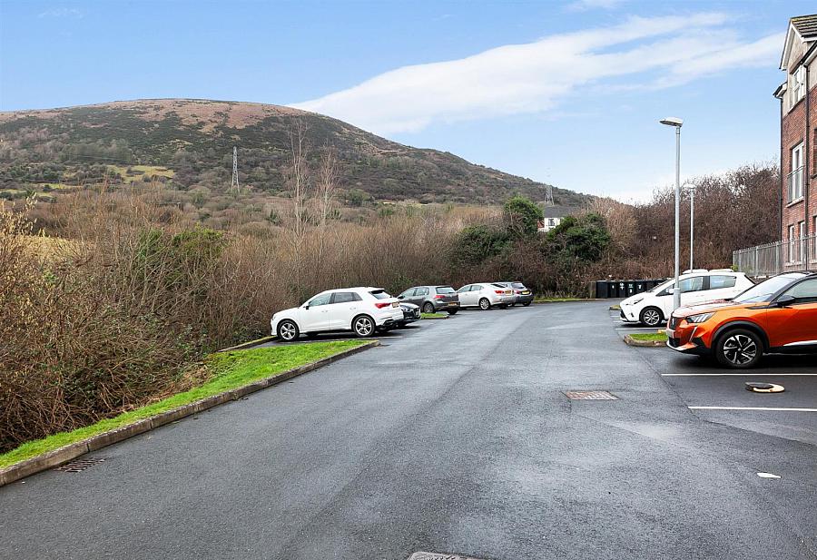 Apartment 4 12A Highgrove Meadows