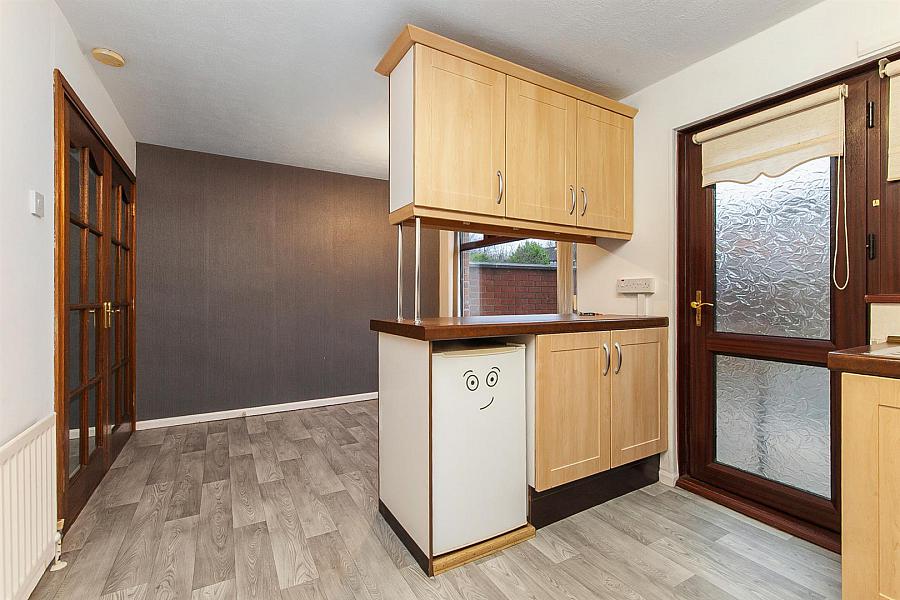 12 Ferndale Crescent