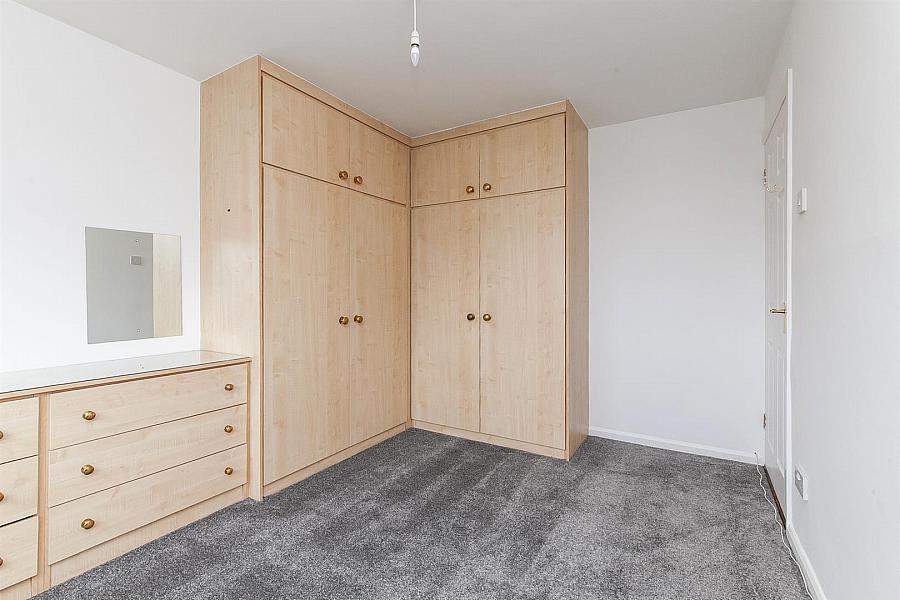 12 Ferndale Crescent