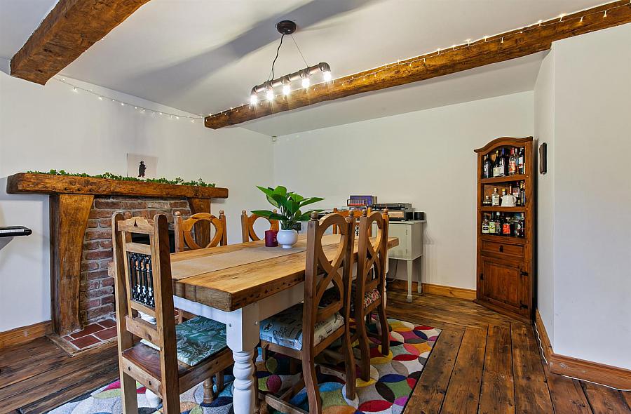 Greenfield Lodge, 10 Greenfield Road