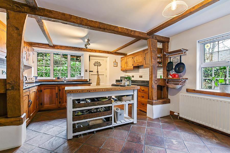 Greenfield Lodge, 10 Greenfield Road